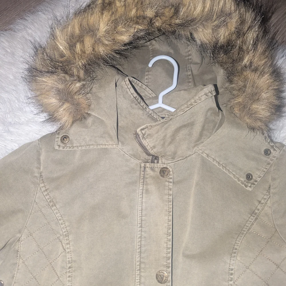 Guess Olive Utility Jacket with Faux Fur Hood - Picture 7 of 10